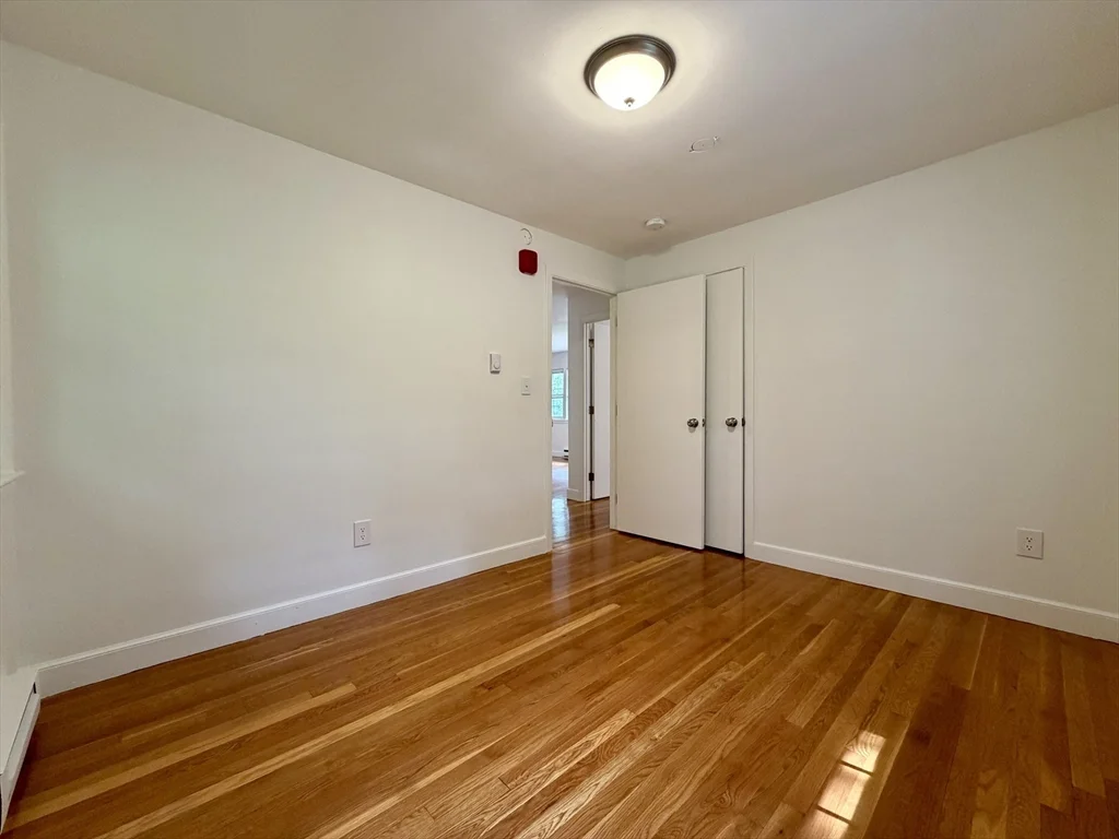 15 Park Ave, Foxboro
