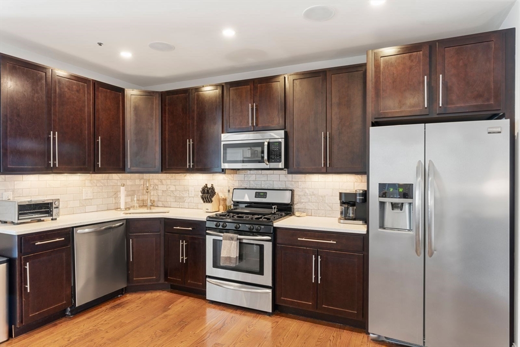 339 D St, South Boston