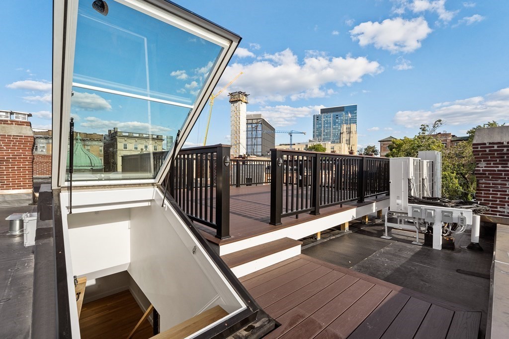 903 Beacon St, Back Bay