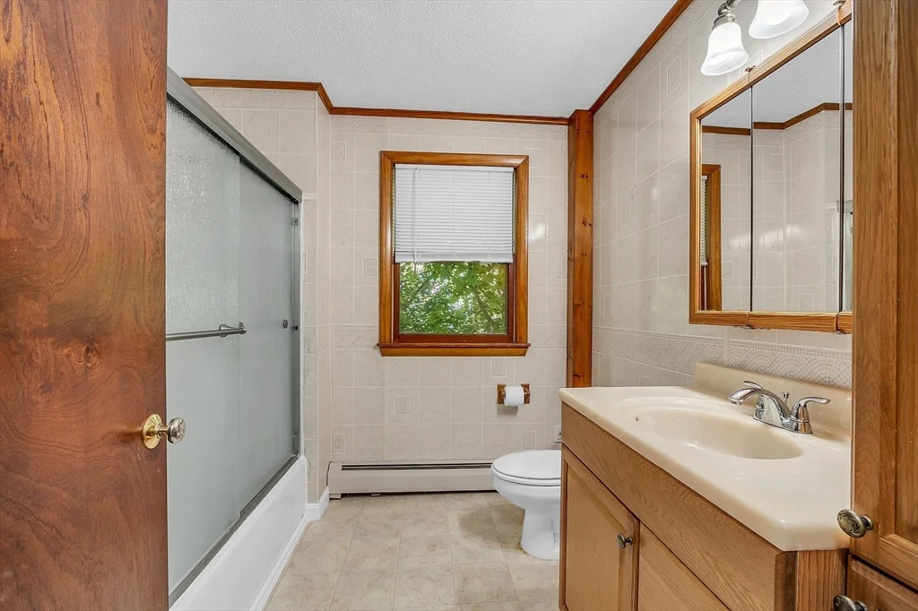 87 Graniteville Rd, Westford