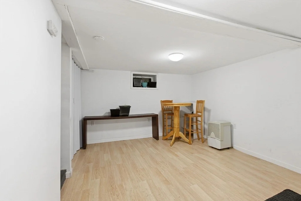 14 Mount Pleasant Ave, Dracut