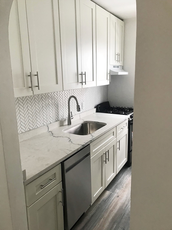 90 Winthrop Shore Dr, Winthrop