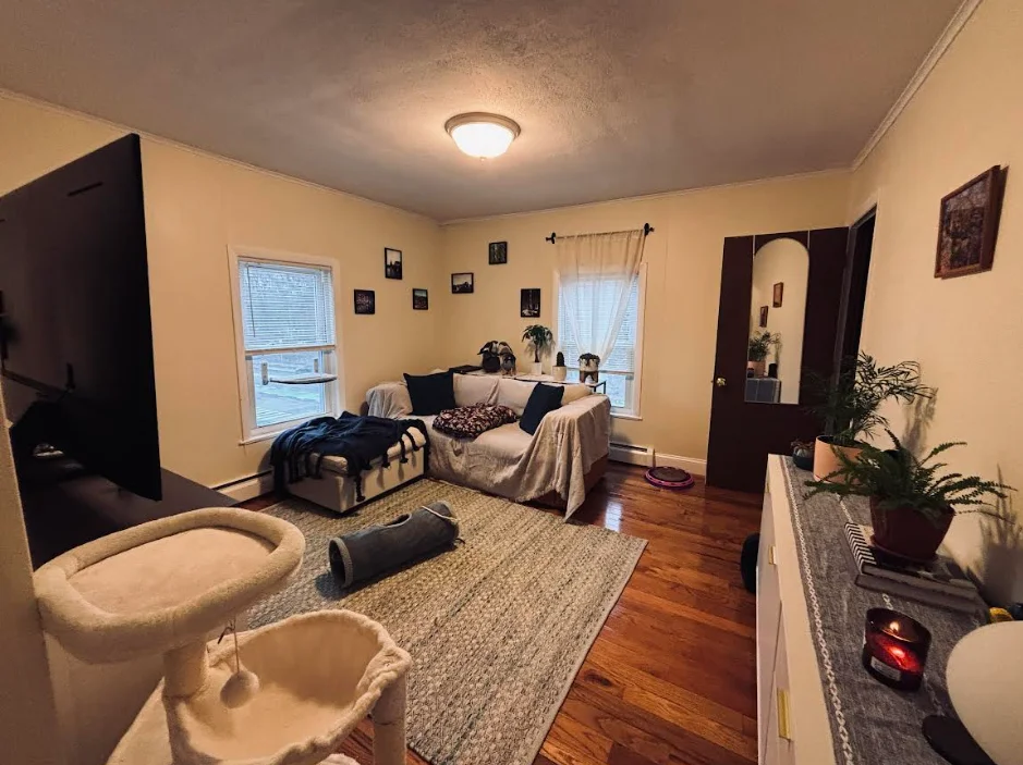 213 Beacon St, Ward Two