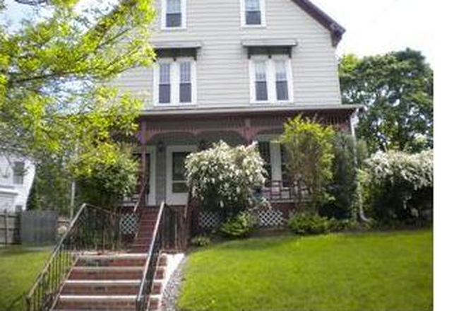 9 Hollis St, Newton Corner