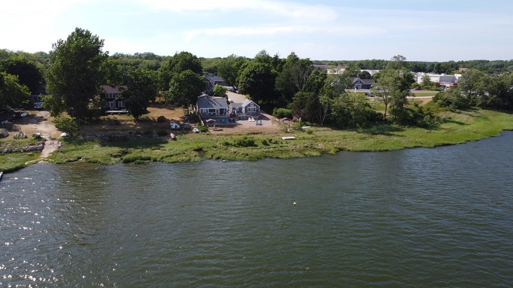 37 Cranberry Hwy, Orleans (village)