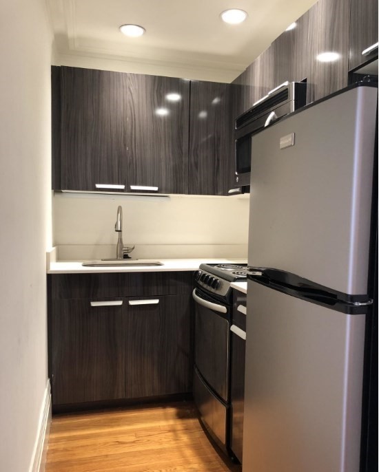 254 Newbury St, Back Bay