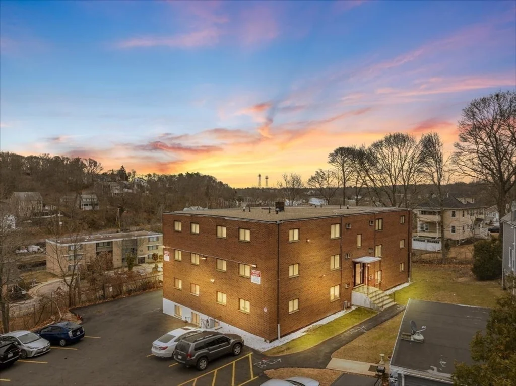 141 Commercial St, Braintree