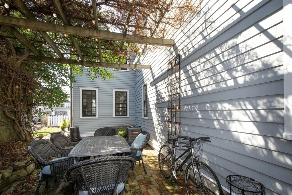 108-110 Elm St, Cohasset