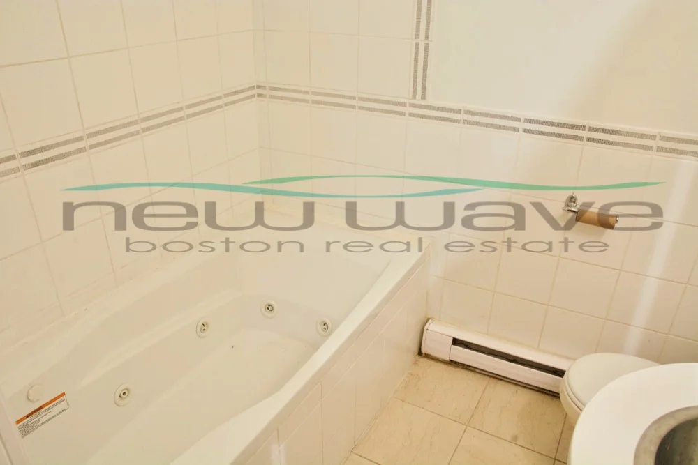 702 Massachusetts Ave, South End