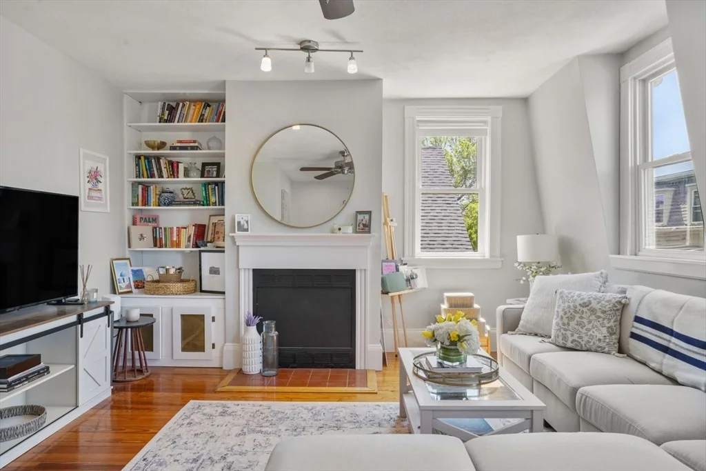 79 Pearl St, Charlestown