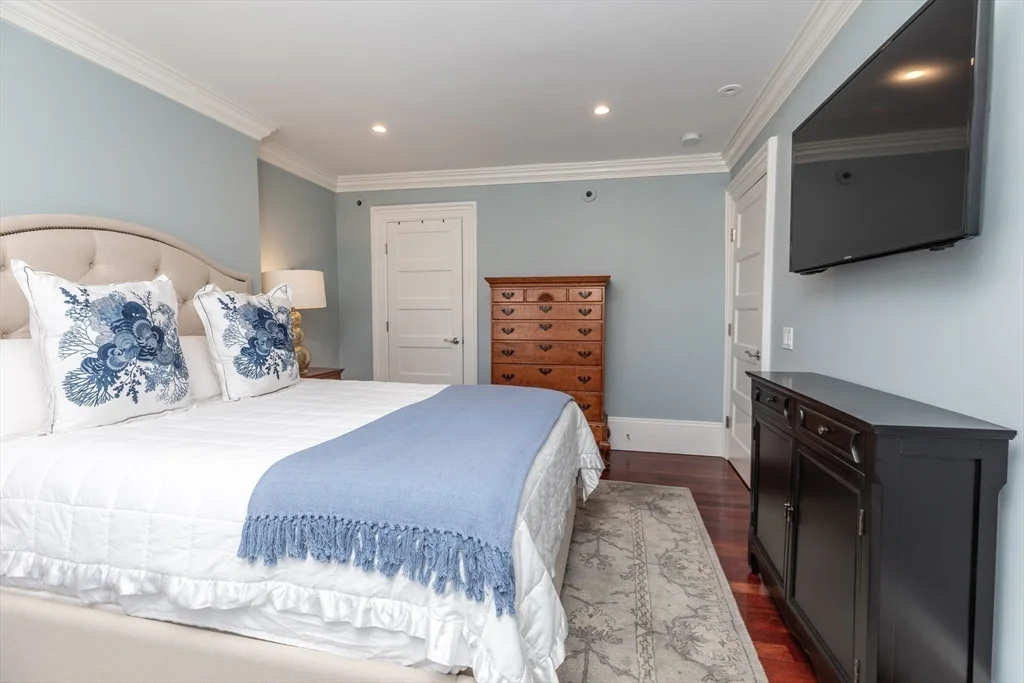 83 Montgomery St, South End