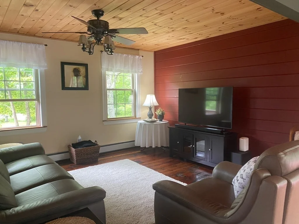26 Purchase St, Rehoboth