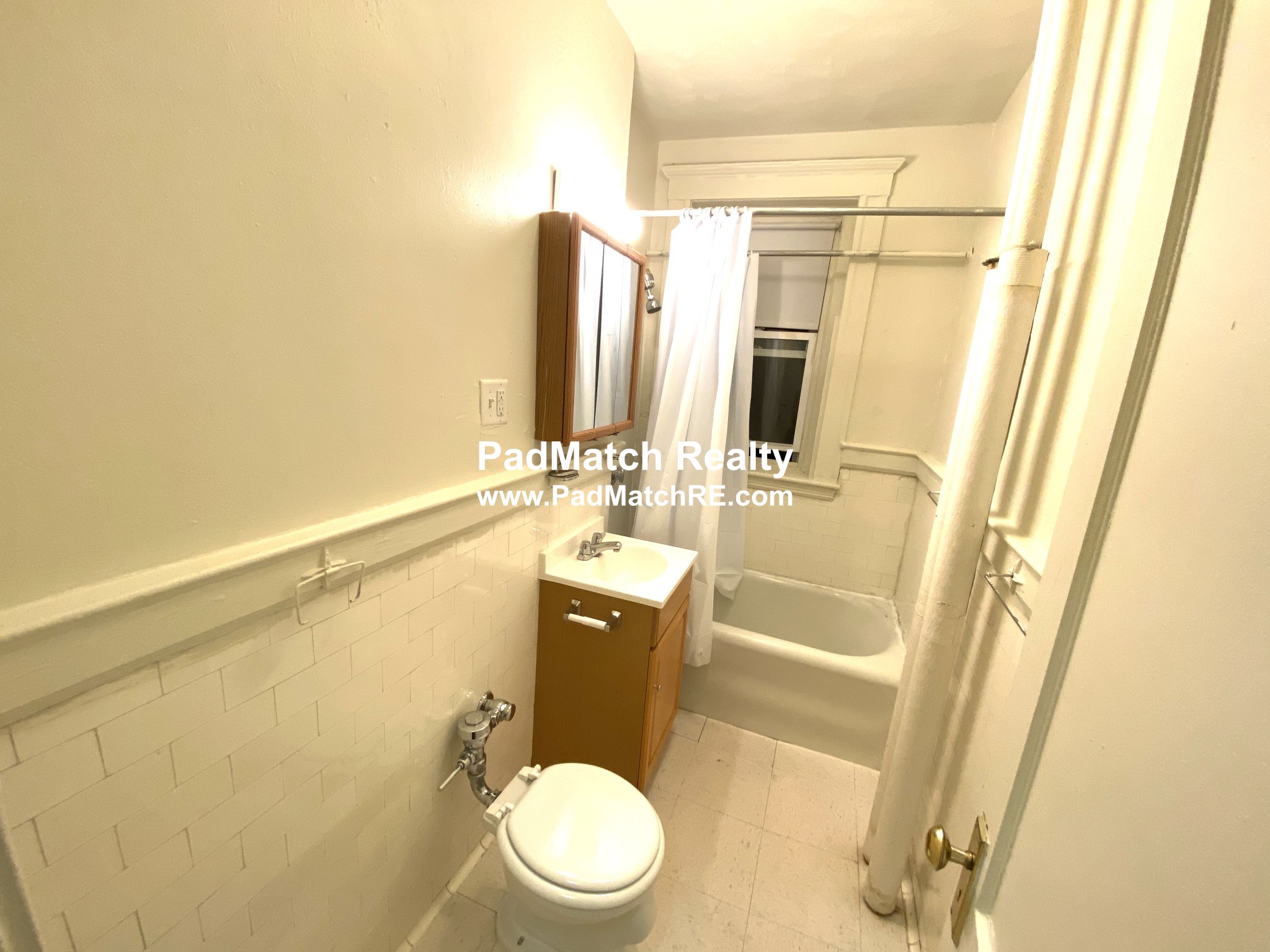 1171 Boylston St, Fenway