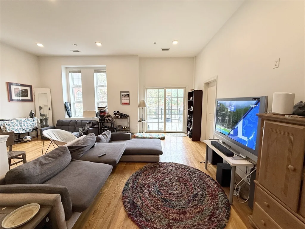 409 Dudley St, Roxbury