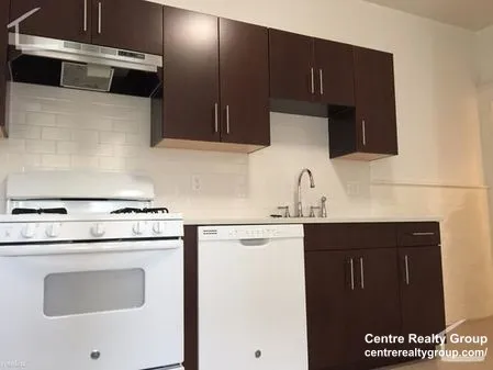 85 Winchester St, North Brookline