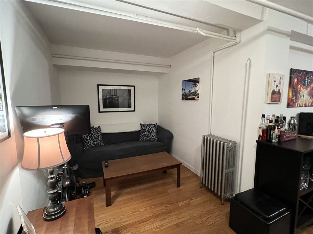 24 Isabella, Back Bay