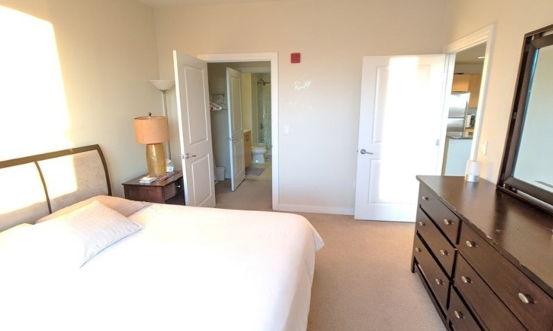 175 Blossom St, West End