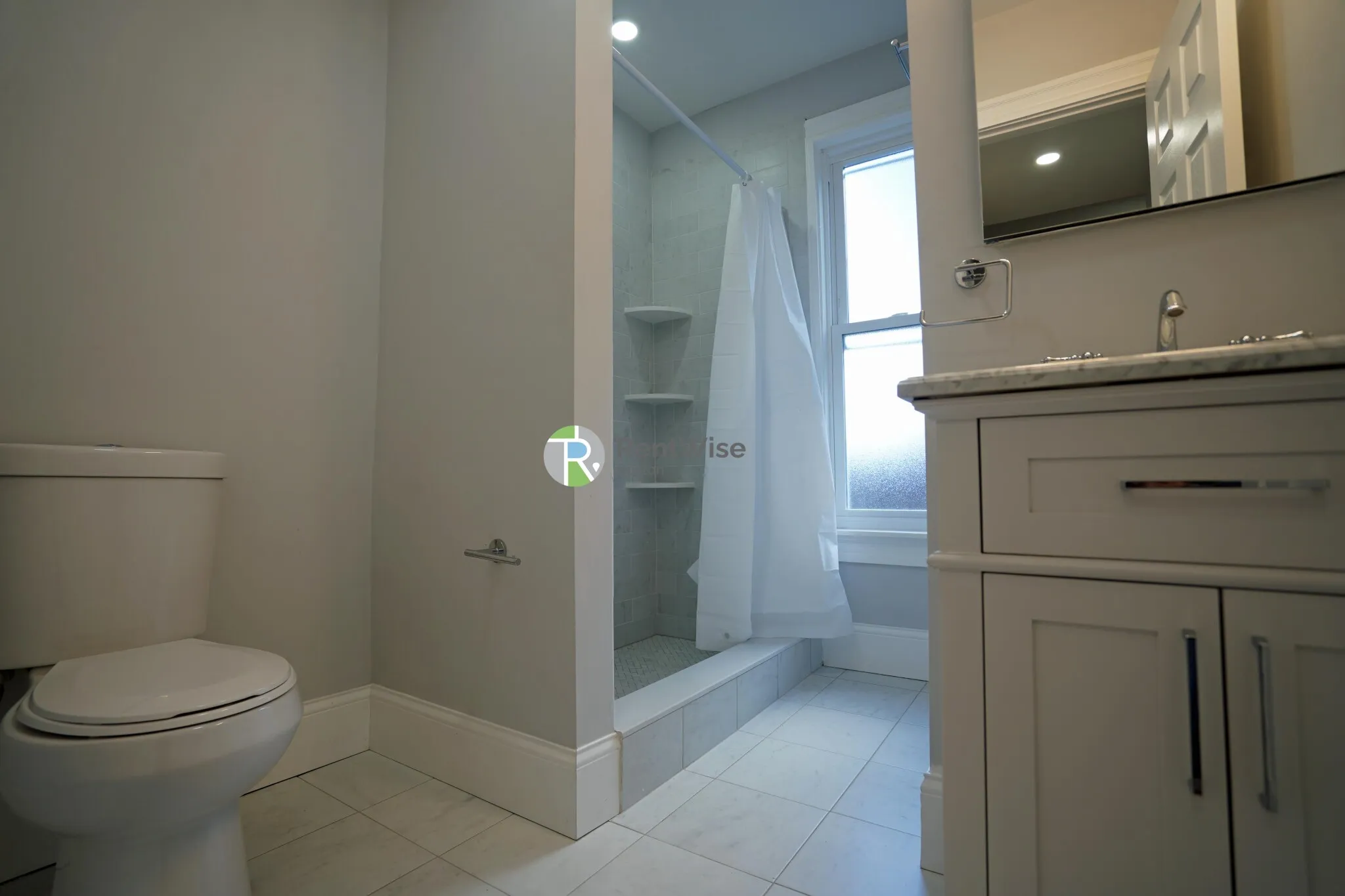 374 Oxford St, Baldwin