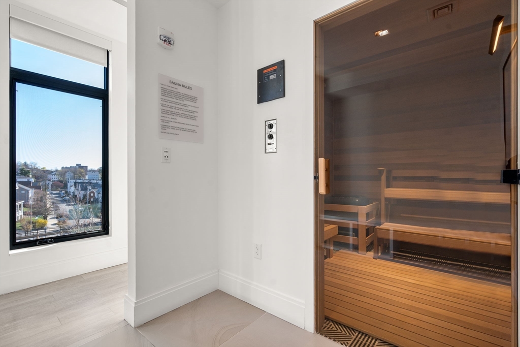 191 Washington St, Brighton