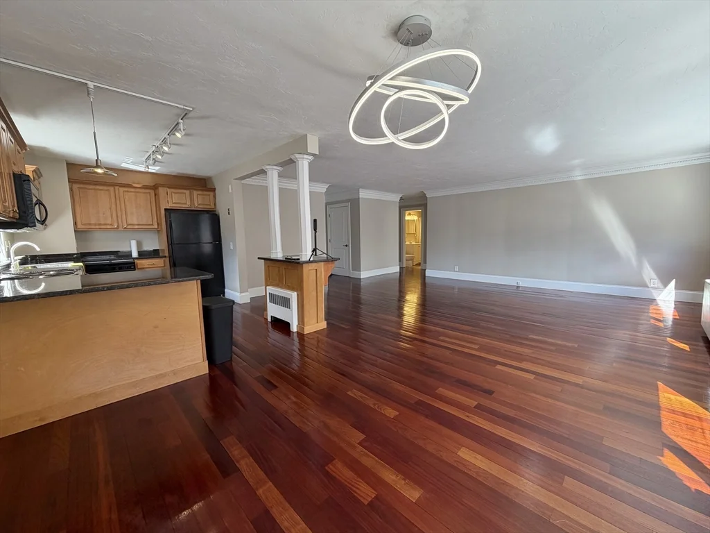 2 Hamond Pond Pkwa, Newton