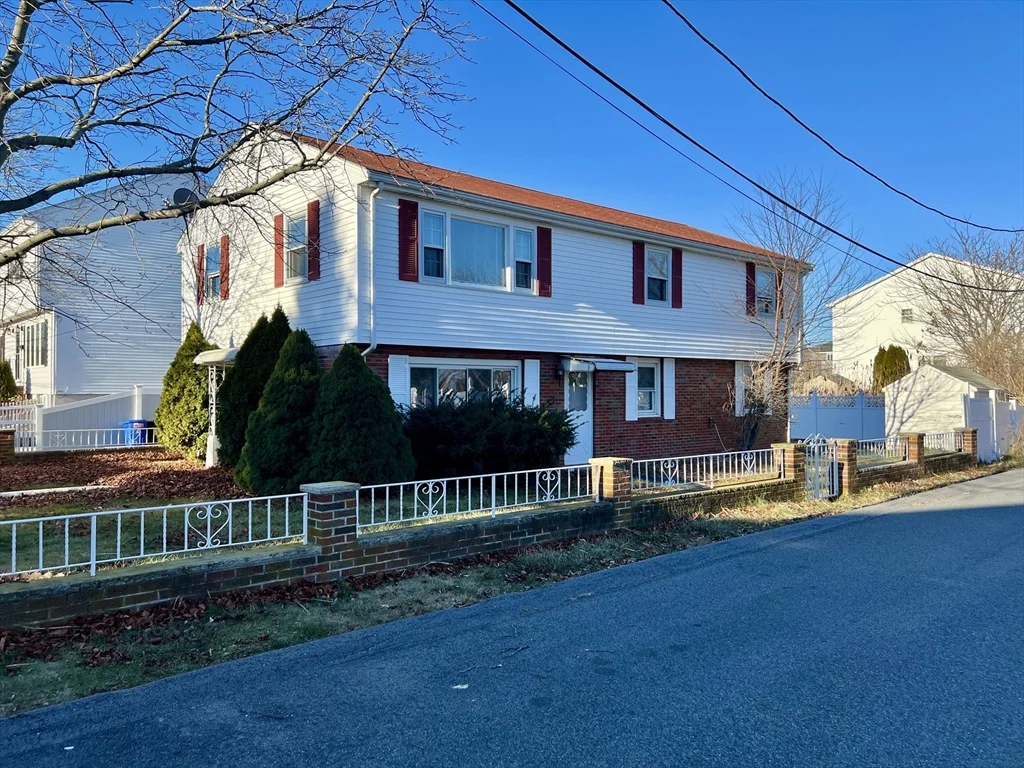 21 Harlow, Saugus