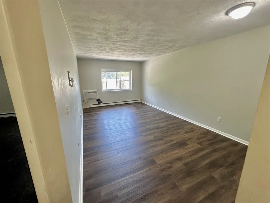 27 Willis St, Framingham