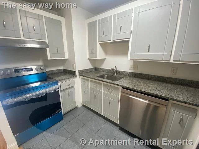 474 Broadway, Magoun Square