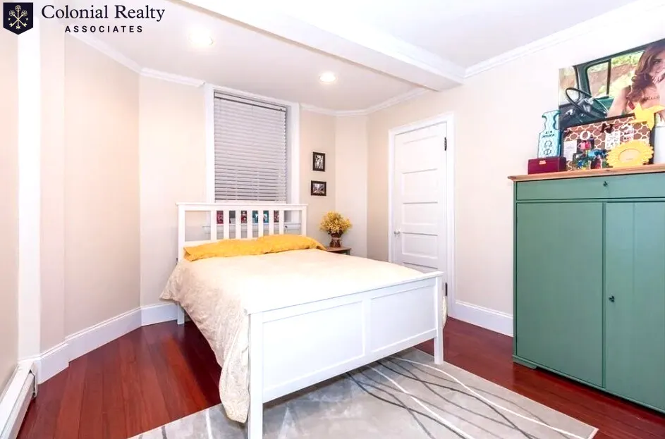 1253 Beacon St, Coolidge Corner