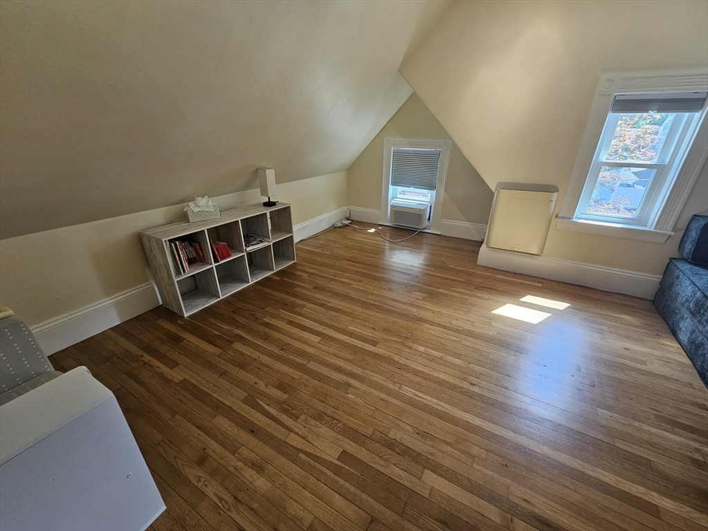 21 Edge Hill St, Jamaica Plain