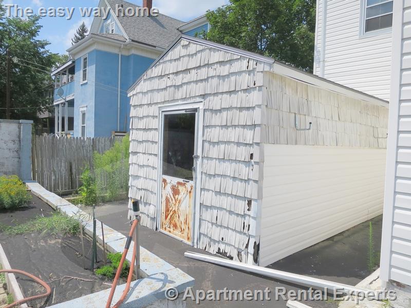252 Harvard St, Tufts