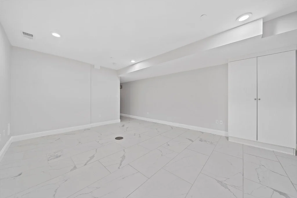 479 Sherman St, Canton