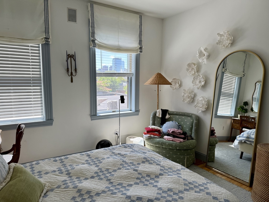 255 Main St, Charlestown