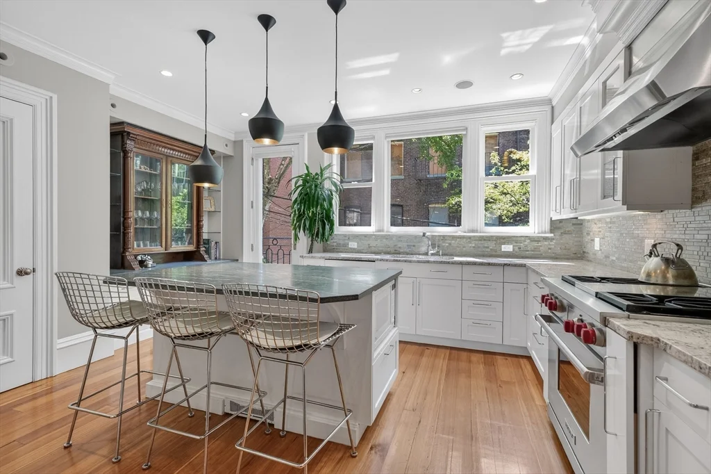 48 Appleton, South End