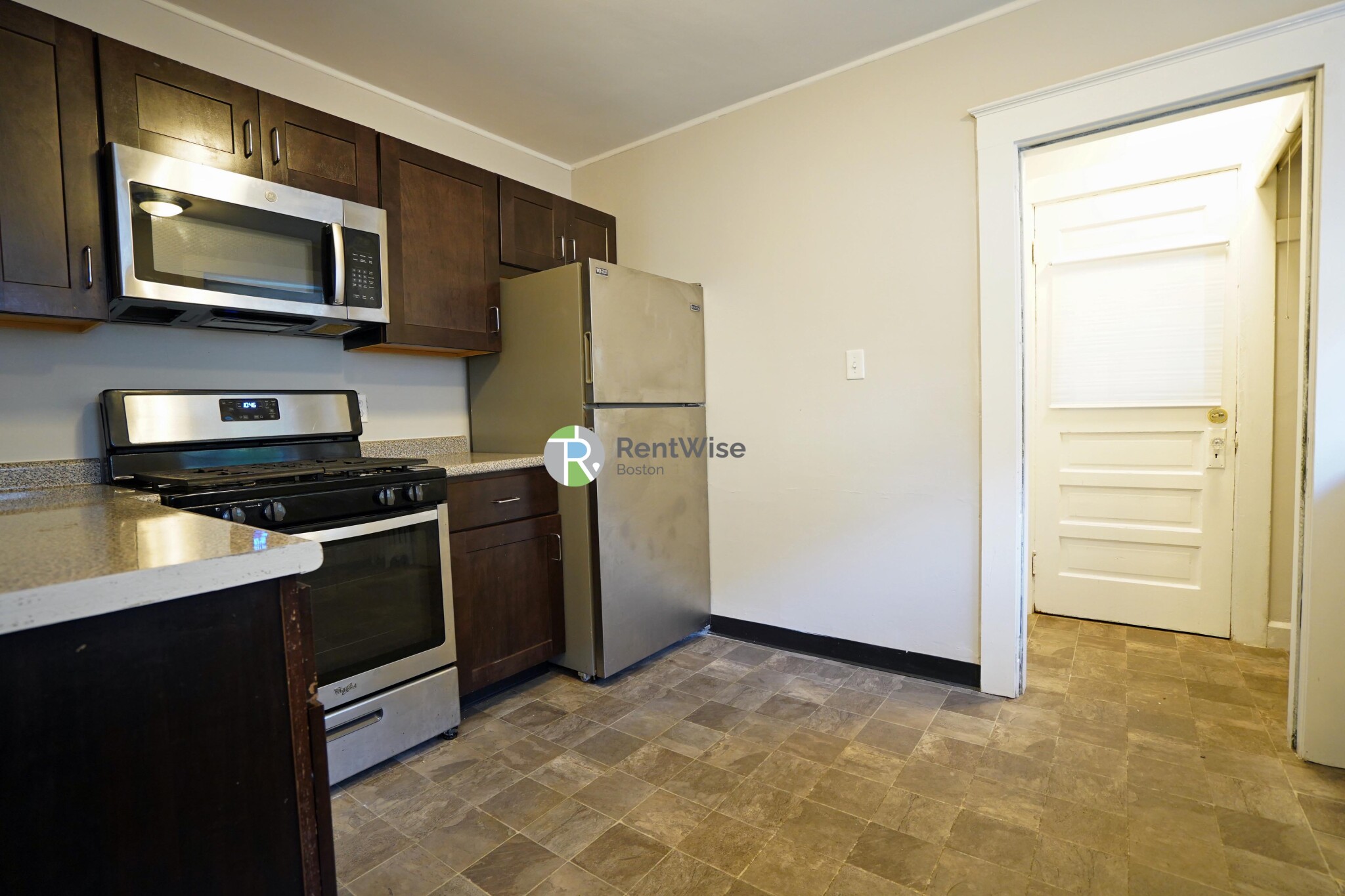 136 Arlington St, Oak Square