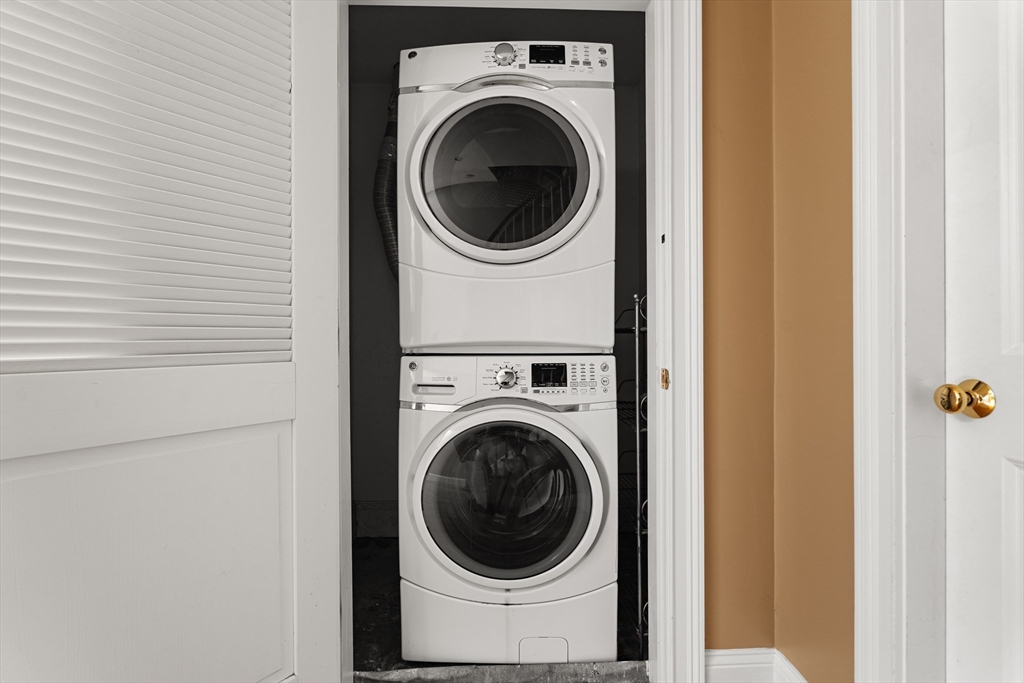 210-212 W 9th St, South Boston