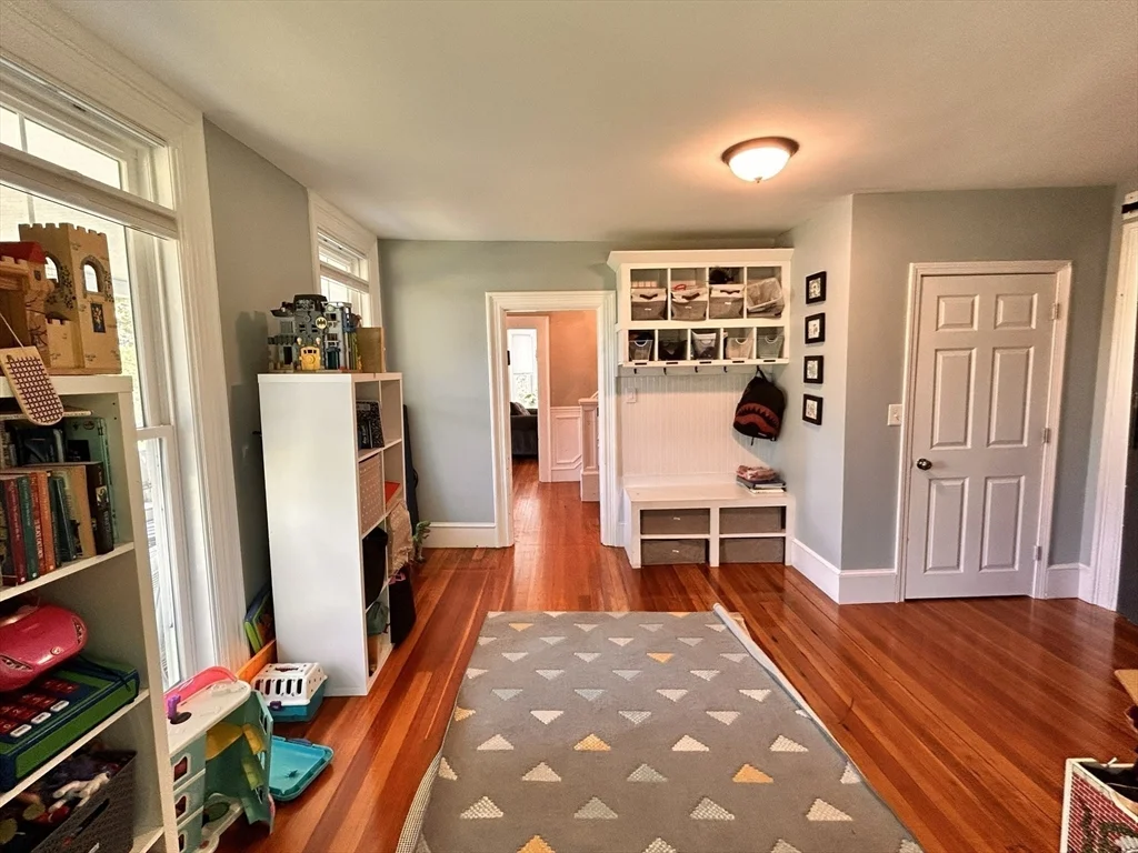 144 East St, Sharon