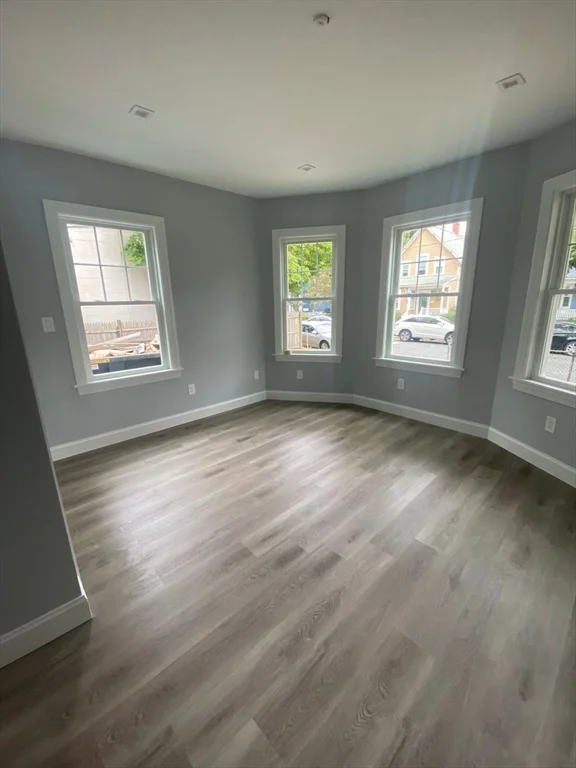 52 Garfield Ave, Medford