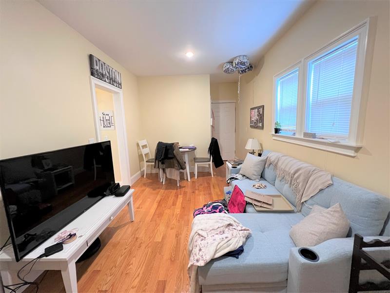 25 Macarthur St, Somerville
