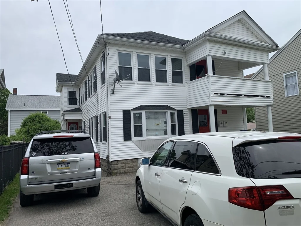 70 Price Pl, Fall River