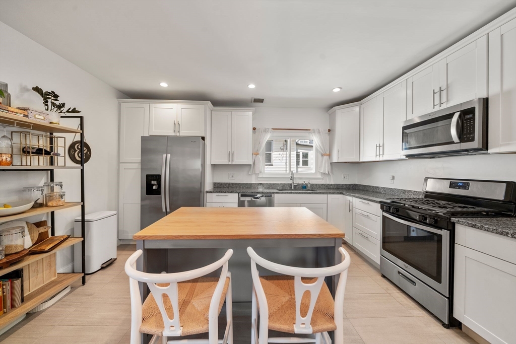 62 Park Ave, Winthrop