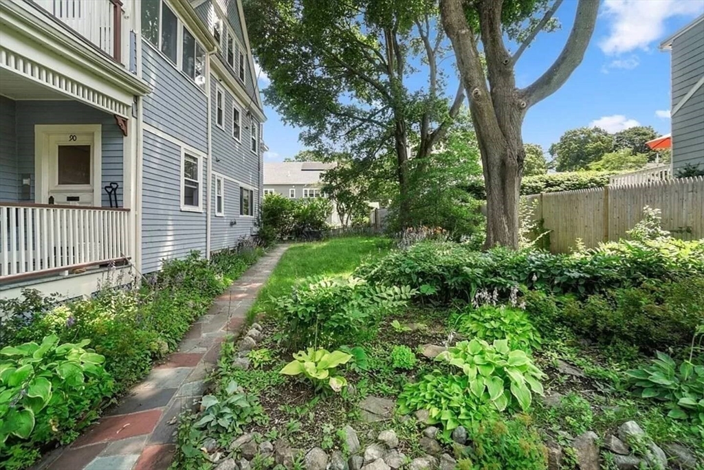 90 Robbins Rd, Arlington Heights