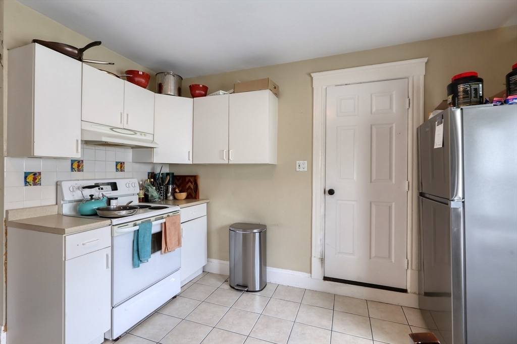 637 Broadway, Everett