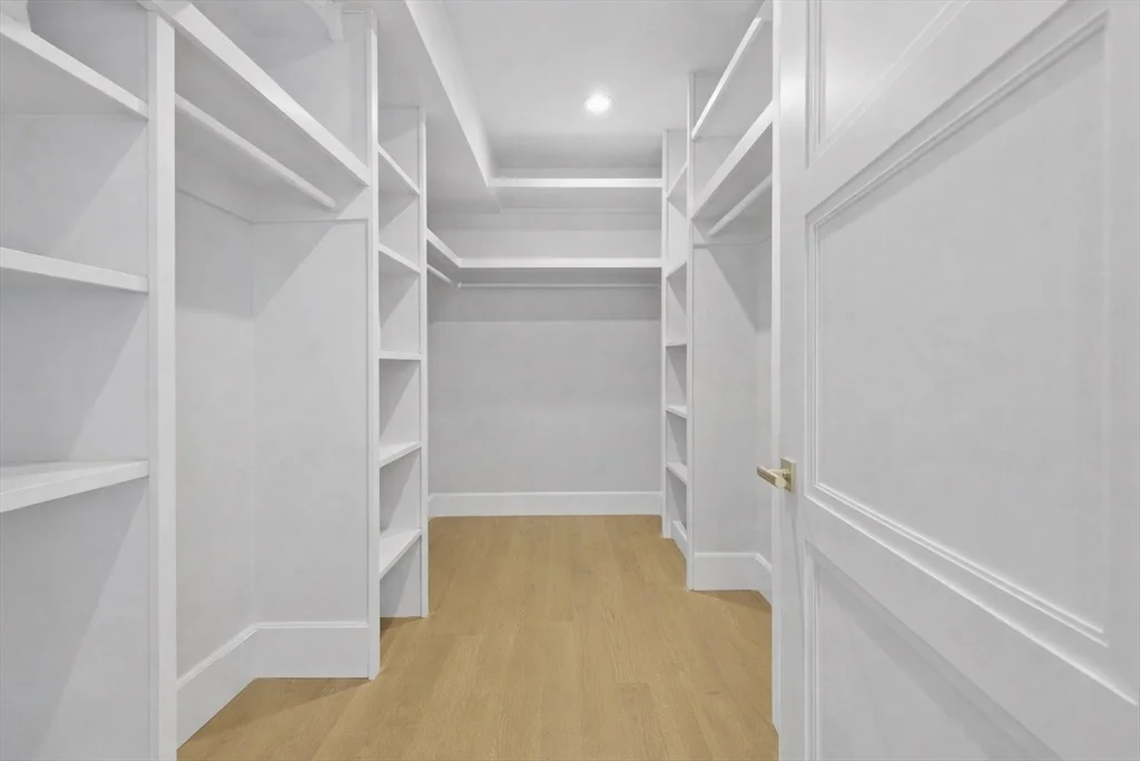 377 W 1st St, South Boston