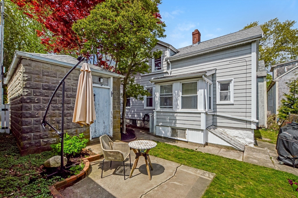 18 Washington Ave, New Bedford