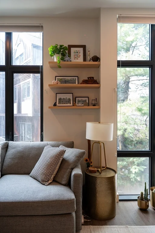 2 Sinclair Rd, Allston