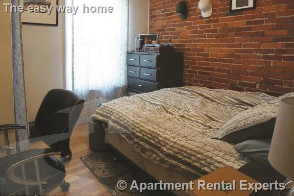 164 Broadway, East Somerville