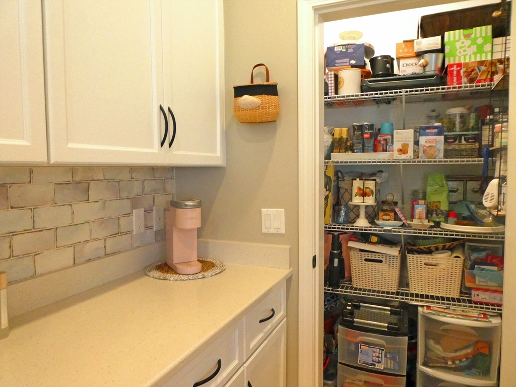 26 Daisy Ln, Plymouth