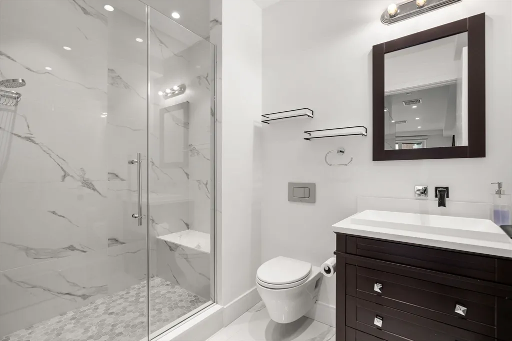 69 Walnut, Boylston Street