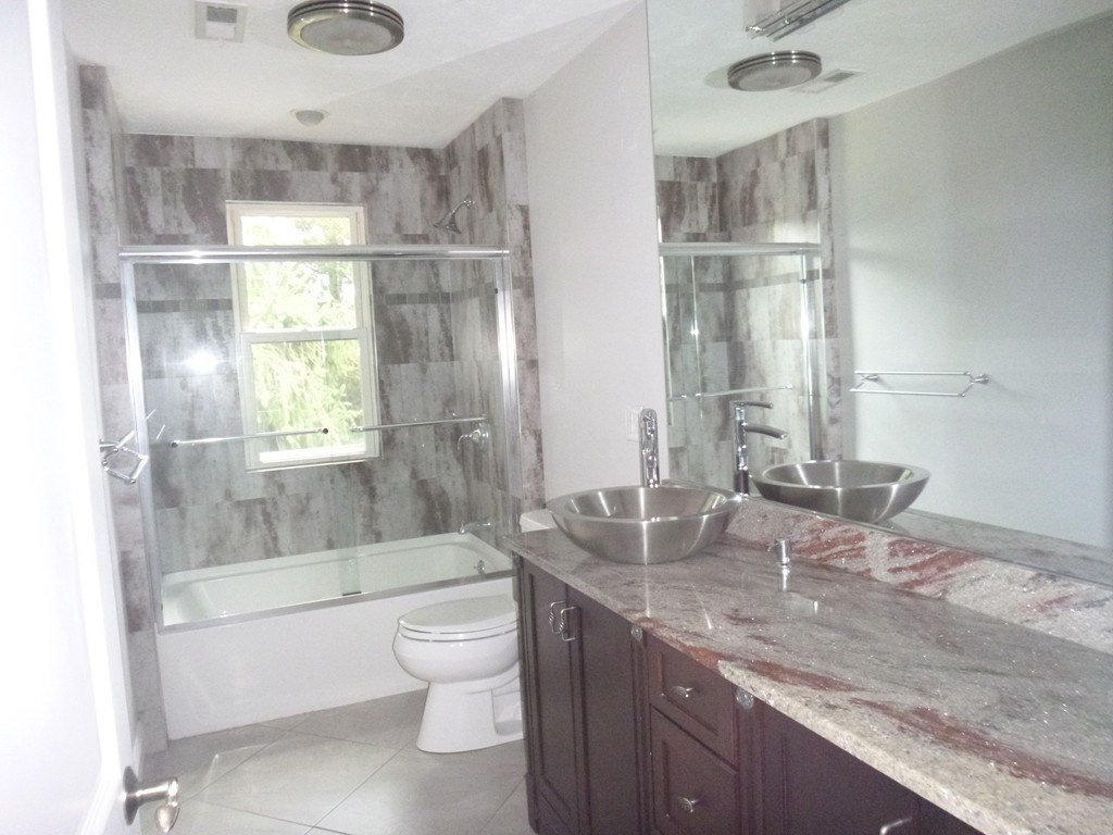 1132 West Boylston St, Summit