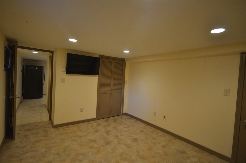 18 Benton Rd, Medford